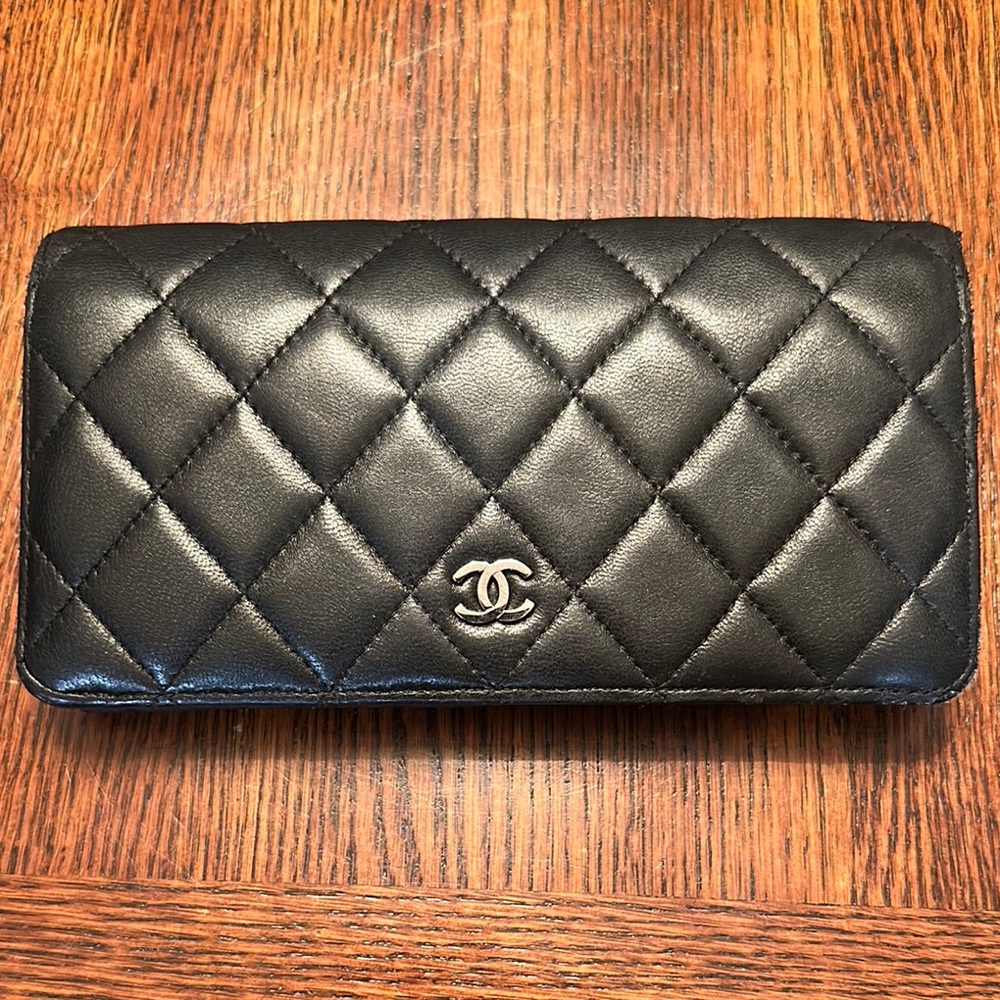 Chanel Black Lambskin Quilted Continental Wallet Vintage Bifold